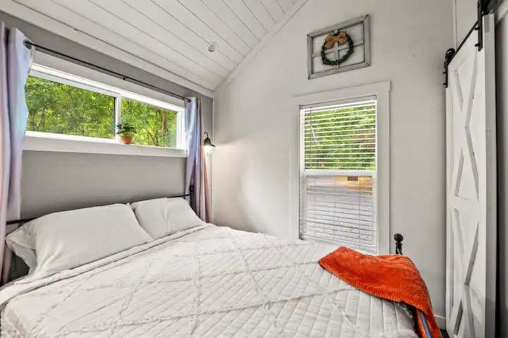 세비어빌 Crescent Moon Cabin 빌라 외부 사진